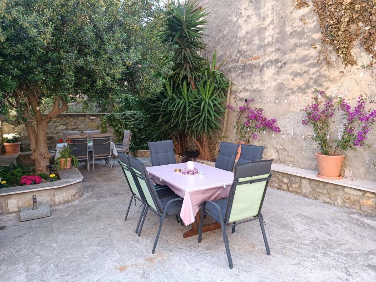 Diocletian Garden Centar Split Exterior photo